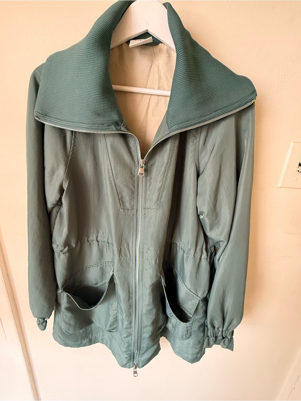 Like New: Varley Alison Jacket (S) in Dark Forest